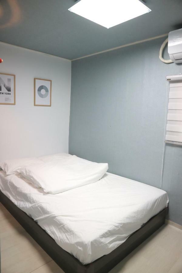 Toy Guesthouse Seoul Exterior foto